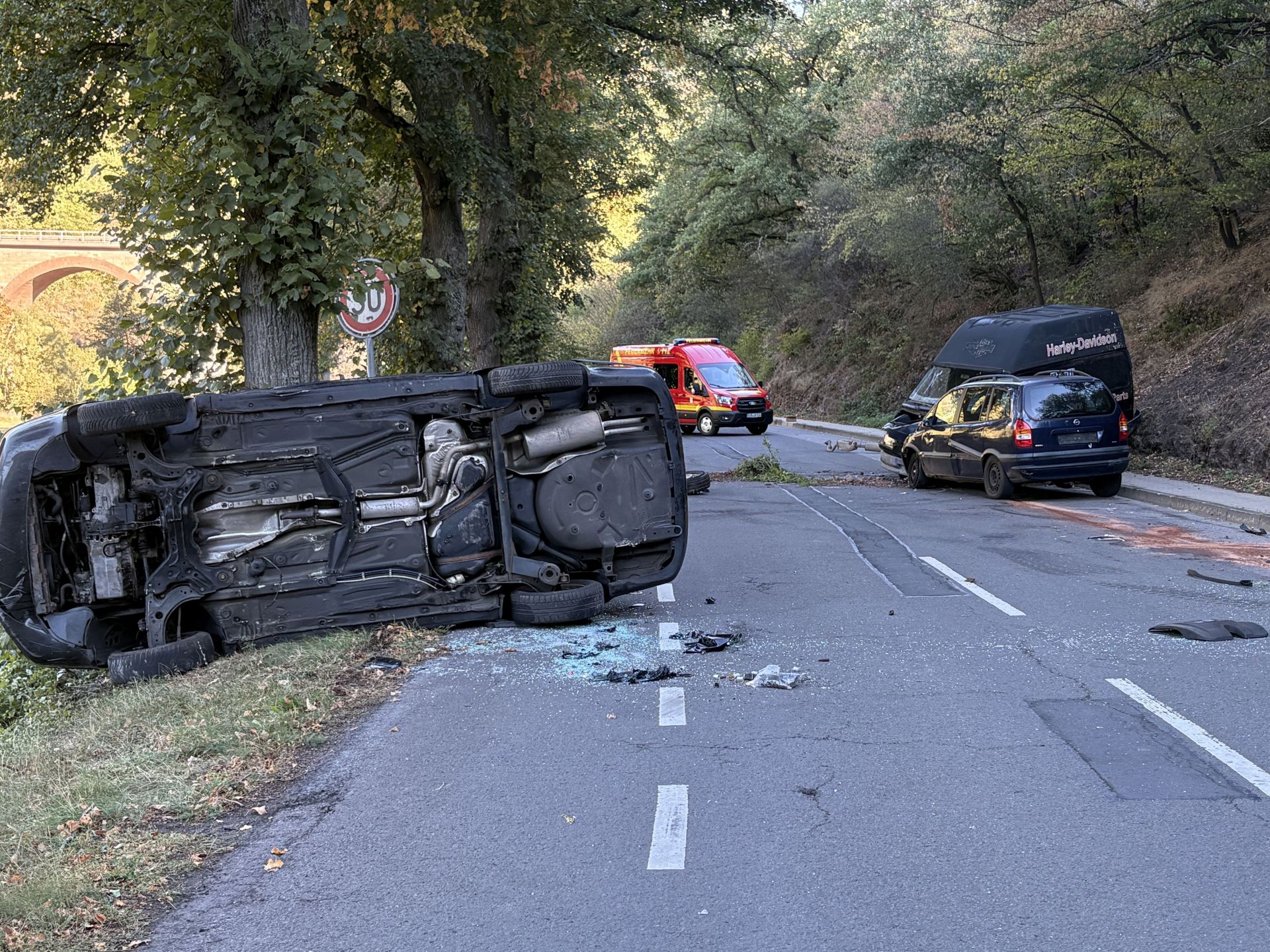 Verunfallte Fahrzeuge
