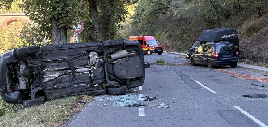 Verunfallte Fahrzeuge