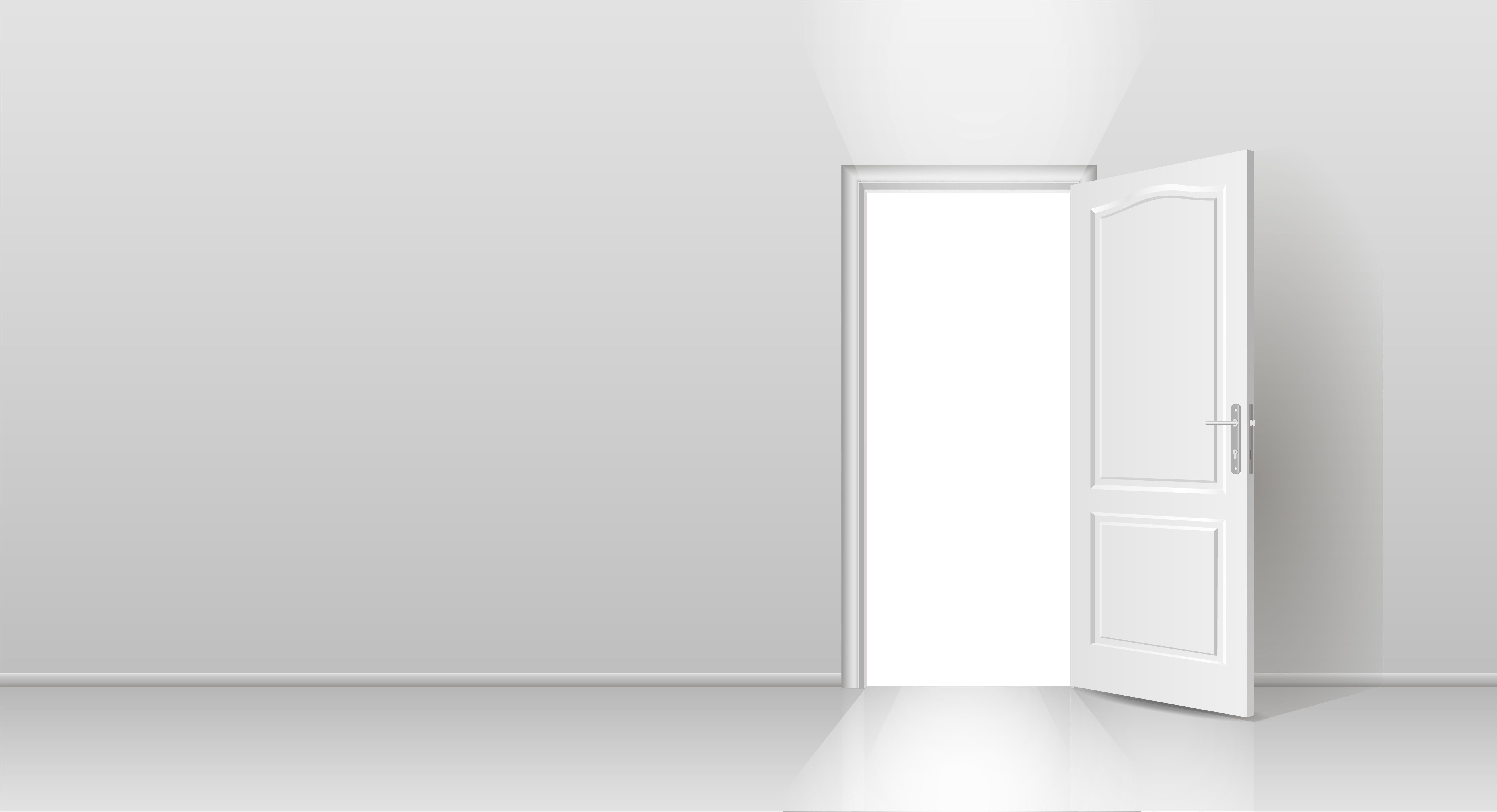The interior of an empty room with a white wall and an open door Geöffnete Tür