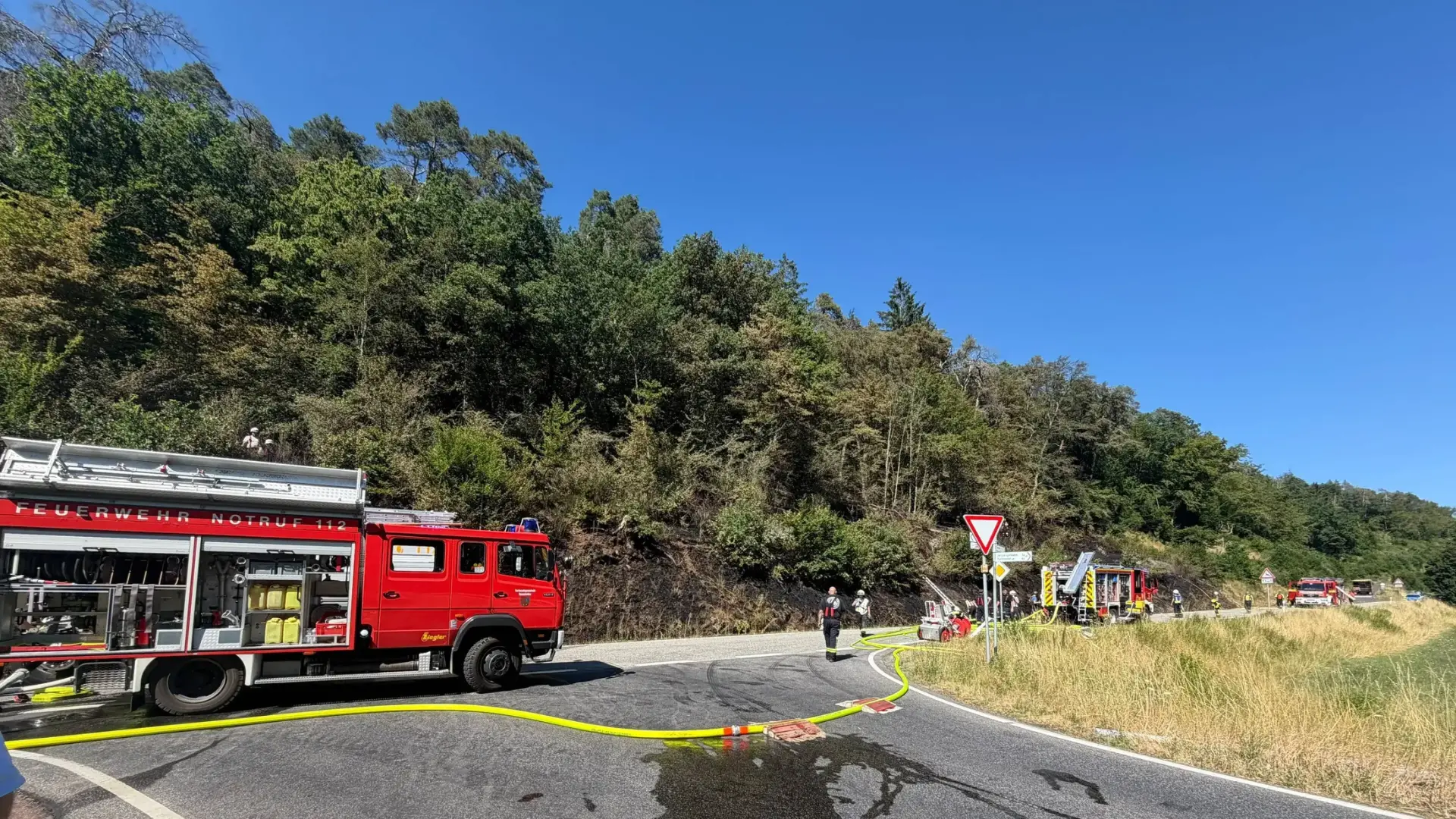 Löschangriff Böschungsbrand