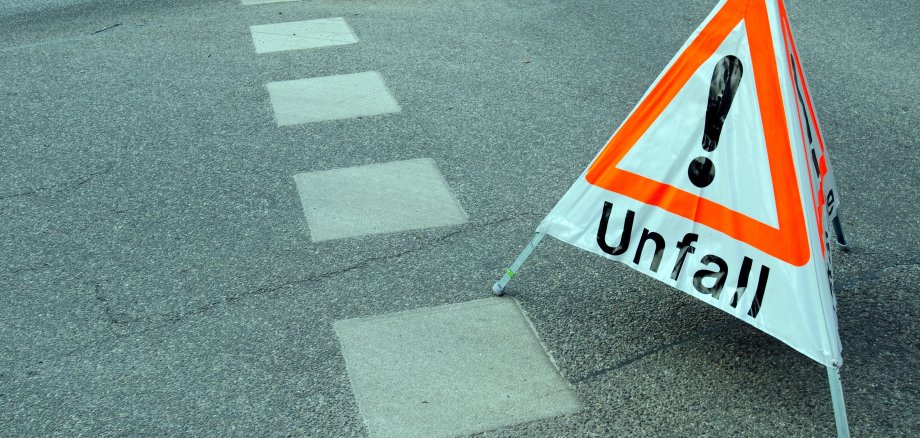 Schild Achtung Unfall