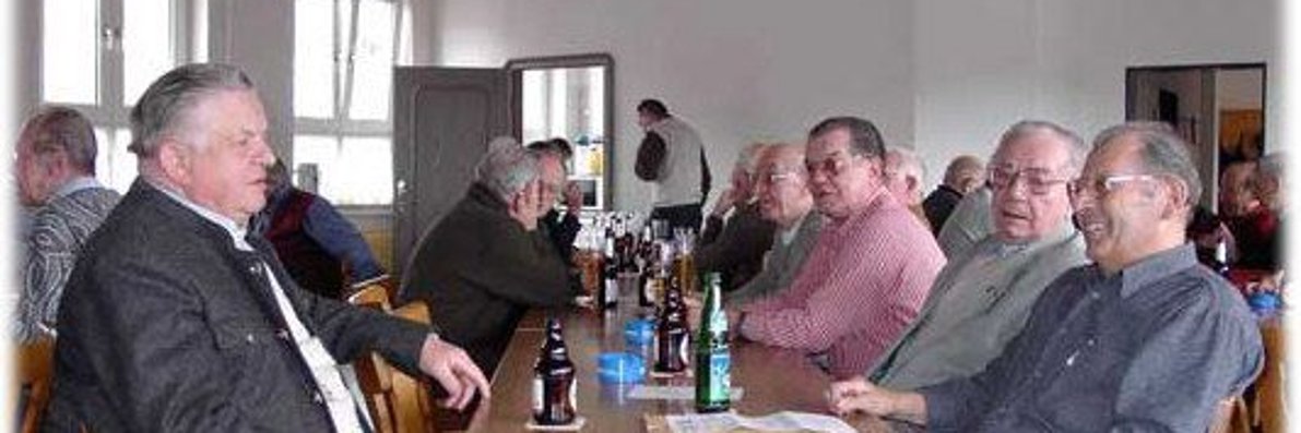 Alterskameraden beim treffen